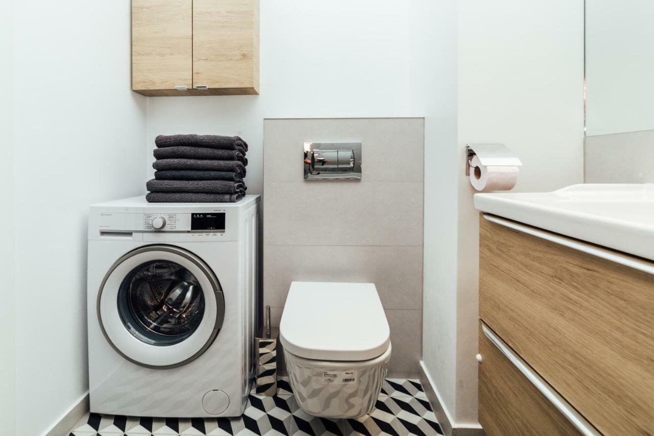 Pobookowane Stocznia Apartments กดัญสก์ ภายนอก รูปภาพ