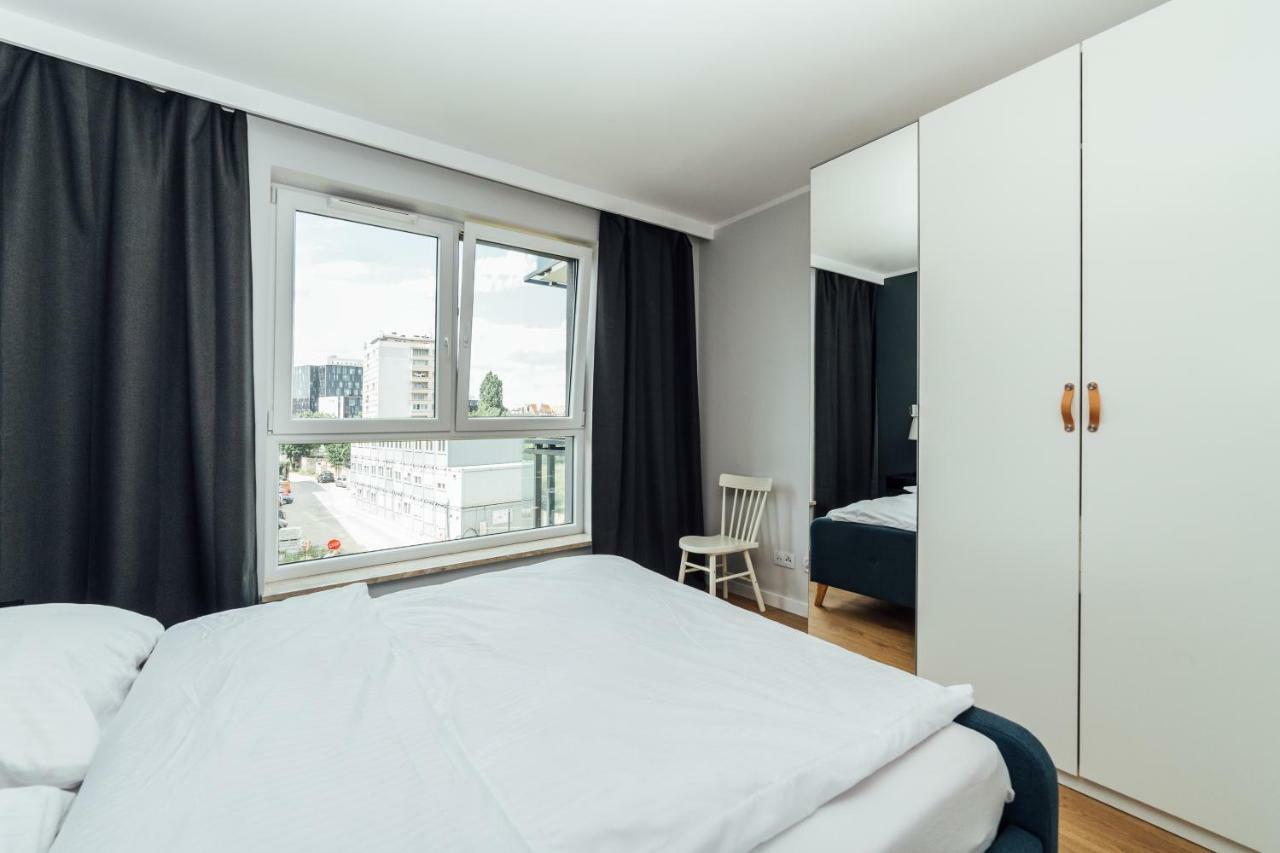 Pobookowane Stocznia Apartments กดัญสก์ ภายนอก รูปภาพ
